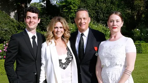 Tom Hanks, Rita Wilson, Truman Hanks y E.A. Tom Hanks, Rita Wilson, Truman Hanks y E.A.
