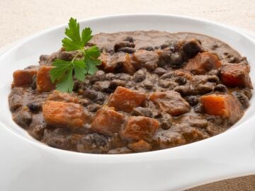 Potaje de alubias negras con calabaza