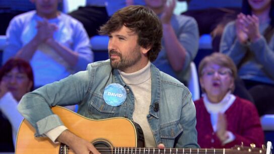 Voz y guitarra en directo: David Otero enamora cantando &lsquo;Cuando no quedan ganas&rsquo; en Pasapalabra