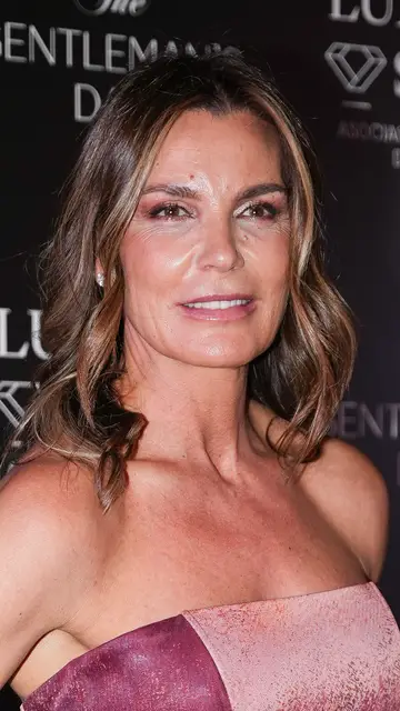 Mar Flores atendiendo a la prensa Mar Flores atendiendo a la prensa