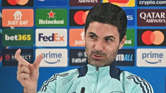 Mikel Arteta atiende a los medios en la sala de prensa Mikel Arteta atiende a los medios en la sala de prensa