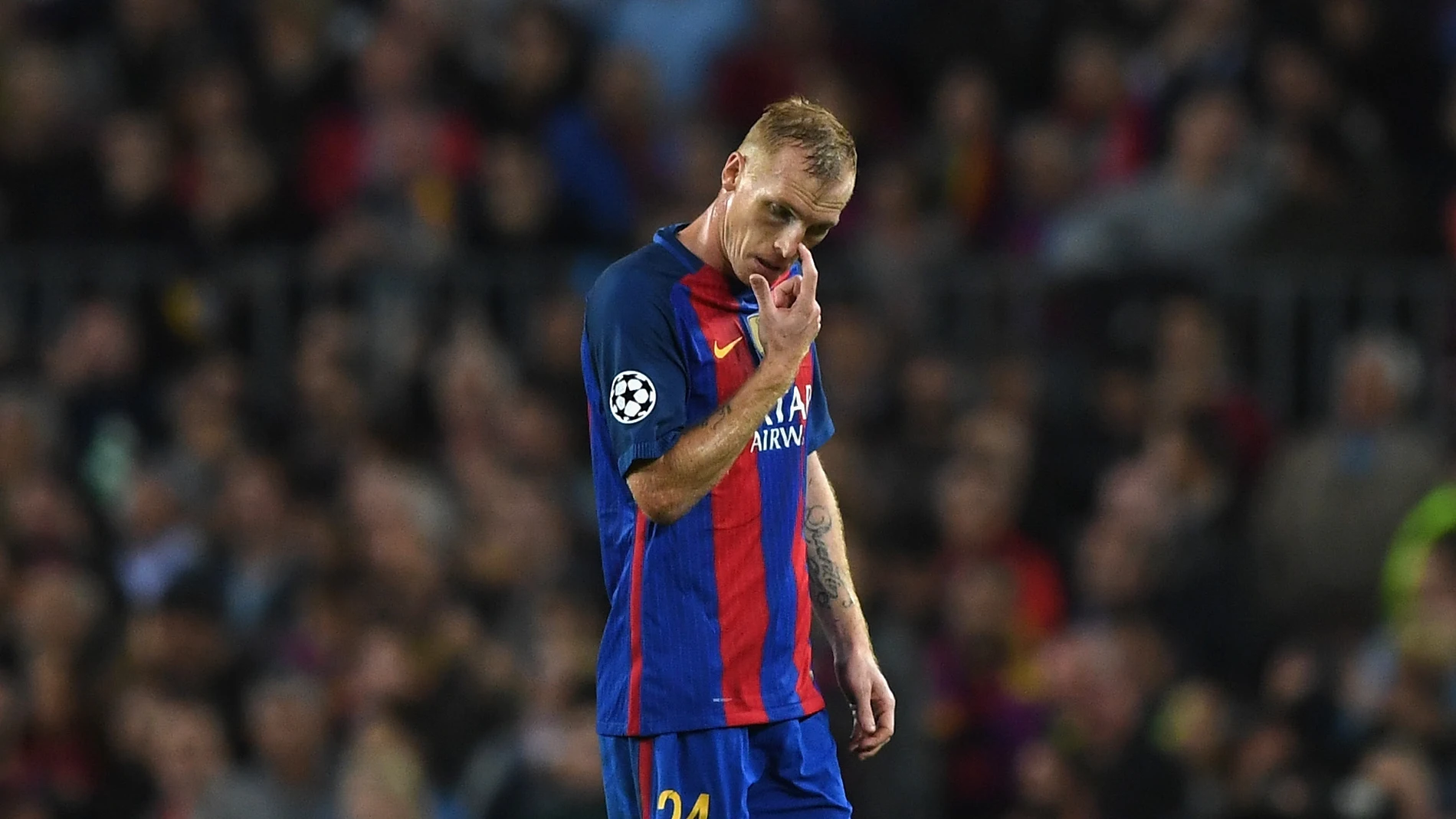 Jérémy Mathieu, en un partido con el Barcelona en octubre de 2016 Jérémy Mathieu, en un partido con el Barcelona en octubre de 2016