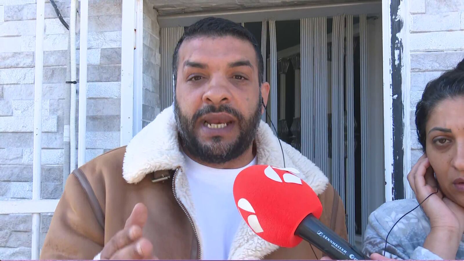 Los familiares de la niña de dos años muerta por un disparo en Plasencia claman venganza: 
