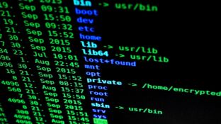Nueva estafa con Inteligencia Artificial: suplantan la identidad del jefe mediante una videollamada en Vigo