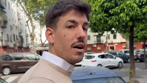Luitingo atiende a los medios en Sevilla Luitingo atiende a los medios en Sevilla