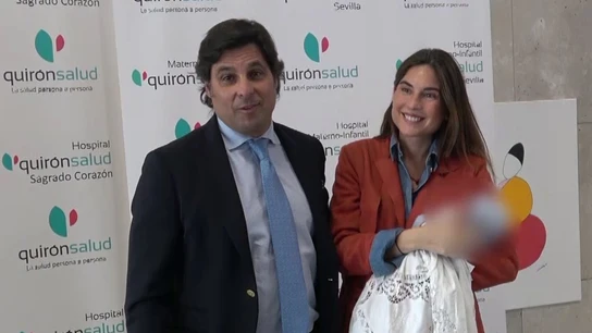 Fran Rivera y Lourdes Montes, con su hijo Nicolás Fran Rivera y Lourdes Montes, con su hijo Nicolás