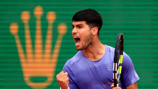 Carlos Alcaraz celebra un punto ante Arthur Fils este viernes en Montecarlo