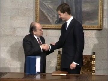 Efemérides de hoy 20 de abril de 2025: Primera visita oficial del príncipe Felipe a Cataluña