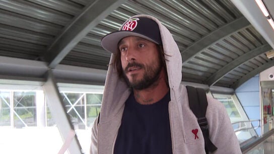 Antonio Revilla, en el aeropuerto de Madrid