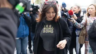 La actriz Elisa Mouliaá llega a los Juzgados de Plaza de Castilla para entregar su teléfono móvil