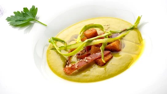 Crema de espárragos verdes y guisantes Crema de espárragos verdes y guisantes