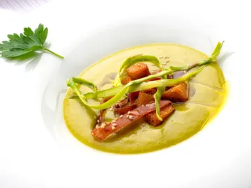 Crema de espárragos verdes y guisantes Crema de espárragos verdes y guisantes