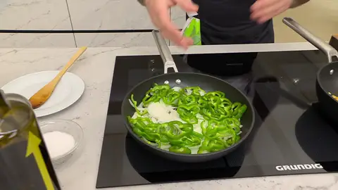 Rehoga las hortalizas a fuego medio Rehoga las hortalizas a fuego medio