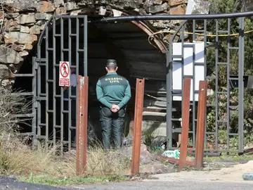 Detectan "indicios de extracción irregular de carbón" en la mina de Cerredo donde murieron cinco trabajadores Detectan "indicios de extracción irregular de carbón" en la mina de Cerredo donde murieron cinco trabajadores