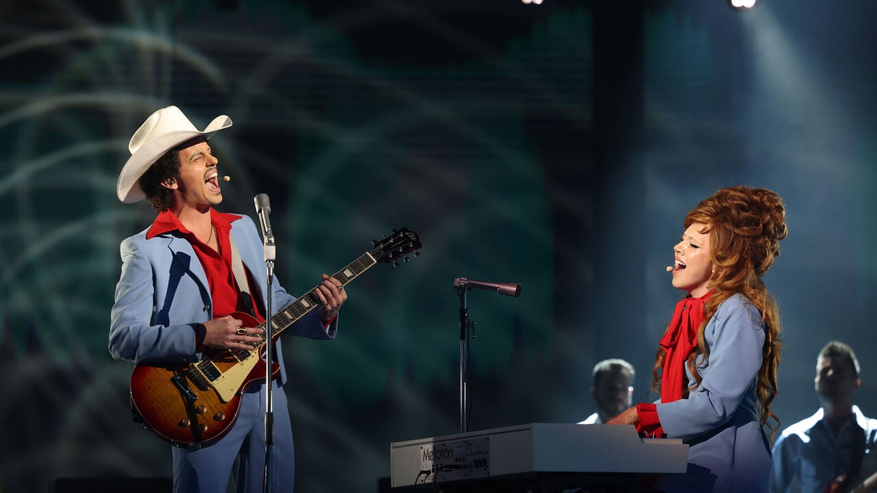 Mikel Herzog y Andrea Guasch deslumbran en Tu cara me suena imitando a Bruno Mars y Lady Gaga Mikel Herzog y Andrea Guasch deslumbran en Tu cara me suena imitando a Bruno Mars y Lady Gaga