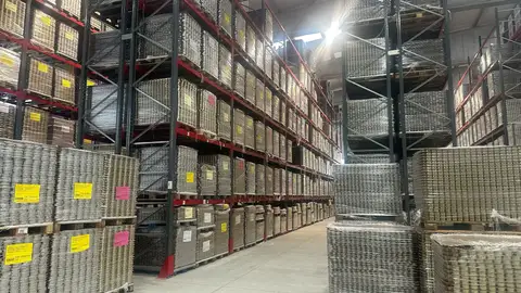 Una conservera de Pontevedra tiene un millón de latas paralizadas debido a la crisis de los aranceles: "la inseguridad es total" Una conservera de Pontevedra tiene un millón de latas paralizadas debido a la crisis de los aranceles: "la inseguridad es total"