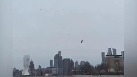 Helicóptero cayendo en el río Hudson Antena 3 Noticias