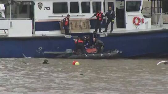 El helic&oacute;ptero estrellado en Nueva York perdi&oacute; las aspas en el aire antes de caer al r&iacute;o Hudson