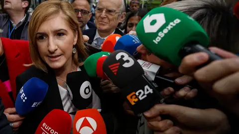 La exconsellera de Justicia e Interior del Gobierno valenciano Salomé Pradasa su llegada a los juzgados de València La exconsellera de Justicia e Interior del Gobierno valenciano Salomé Pradasa su llegada a los juzgados de València