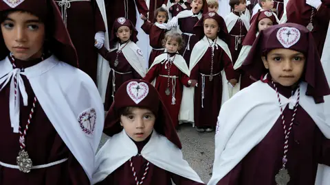 Los cofrades consagran tiempo y dinero para que todo esté a punto en Semana Santa Los cofrades consagran tiempo y dinero para que todo esté a punto en Semana Santa