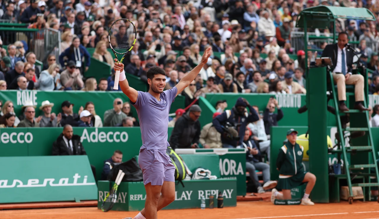Carlos Alcaraz celebra su triunfo en la final del Masters 1000 de Montecarlo