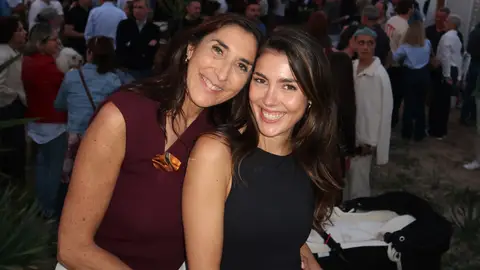 Paz Padilla y su hija Anna reabren el bar de su hermano fallecido Paz Padilla y su hija Anna reabren el bar de su hermano fallecido