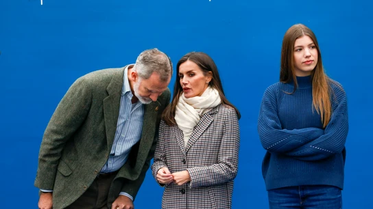 El rey Felipe, la reina Letizia y la infanta Sofía en los Premios Princesa de Asturias 2024 El rey Felipe, la reina Letizia y la infanta Sofía en los Premios Princesa de Asturias 2024