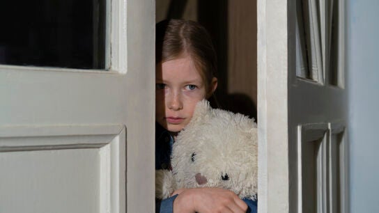 Una ni&ntilde;a con miedo