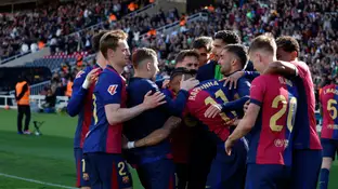 Raphinha celebra con sus compañeros el cuarto gol ante el Celta Raphinha celebra con sus compañeros el cuarto gol ante el Celta