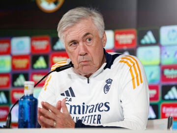 Carlo Ancelotti en rueda de prensa