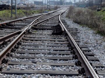 Muere una persona arrollada por un tren en la estación del ferrocarril de Alcanadre (La Rioja)