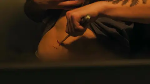 Escena del 2x01 de The Last of Us Escena del 2x01 de The Last of Us