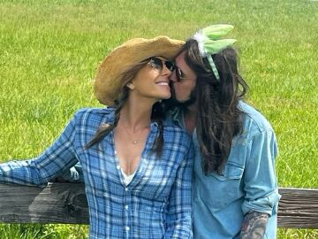  Elizabeth Hurley y Billy Ray Cyrus