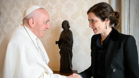 El Papa Francisco e Isabel Díaz Ayuso El Papa Francisco e Isabel Díaz Ayuso