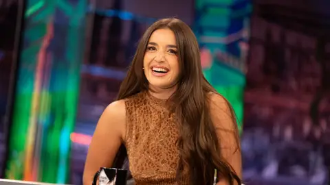 Lola Índigo cuenta cómo es su vida fuera de los escenarios: "Te bajas y la vida sigue" Lola Índigo cuenta cómo es su vida fuera de los escenarios: "Te bajas y la vida sigue"