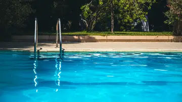 Imagen de archivo de una piscina Imagen de archivo de una piscina