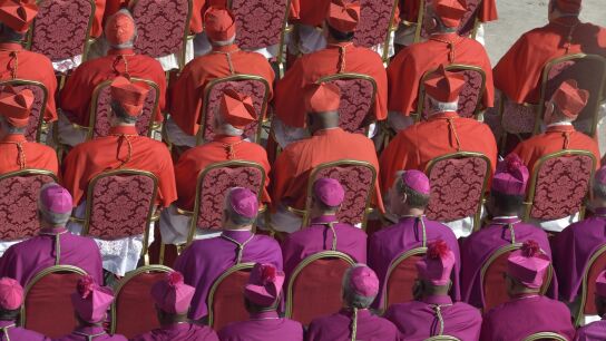 Acto de nombramiento de cardenales en la bas&iacute;lica vaticana de San Pedro