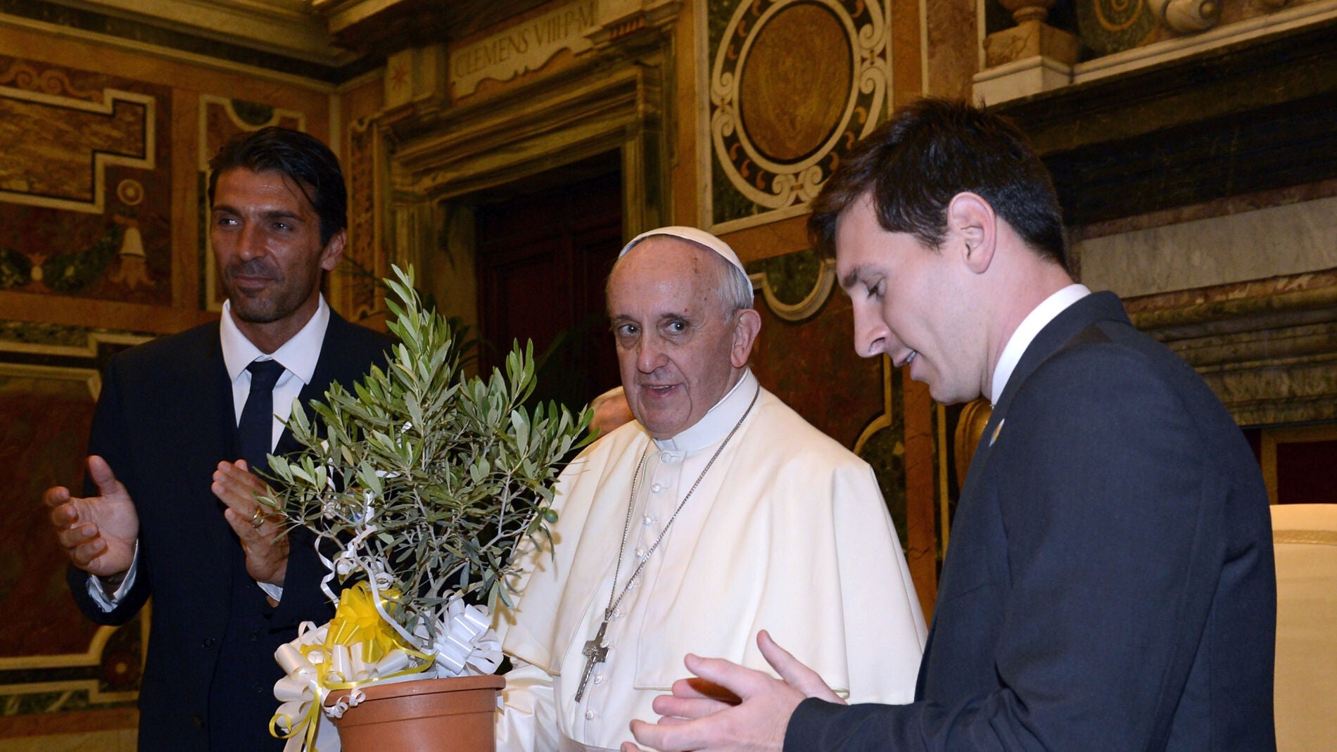 Leo Messi llora la muerte del Papa Francisco: "Gracias por hacer del mundo  un lugar mejor"