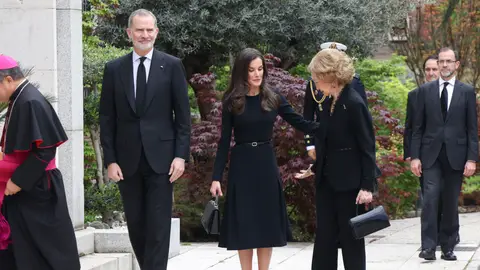 Letizia y Felipe VI y su madre, doña Sofía Letizia y Felipe VI y su madre, doña Sofía