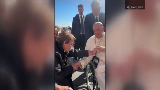 La broma del Papa a una mujer de Huelva que viaj&oacute; a verle al Vaticano : "Dentro de diez a&ntilde;os vuelva"