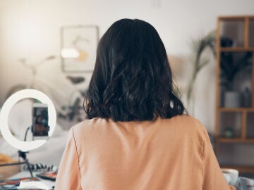 Influencer grabando un v&iacute;deo