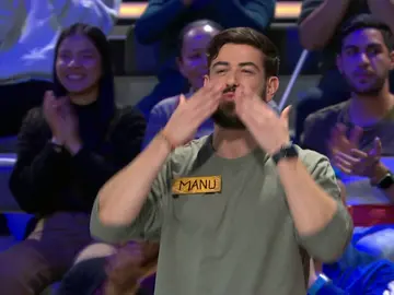 ¿Intenso o cursi? La frase que Manu le dedica a su novia en La ruleta de la suerte ¿Intenso o cursi? La frase que Manu le dedica a su novia en La ruleta de la suerte