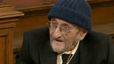 Álvaro Pombo recibe el Premio Cervantes: "Es muy posible que para alcanzar la grandeza en España, tengamos todos que llegar a la pobreza"