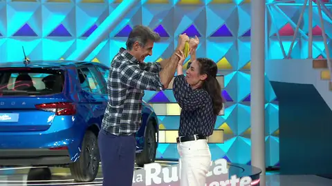 Tres de Colombia le regalan 6.550 euros a Beatriz en La ruleta de la suerte Tres de Colombia le regalan 6.550 euros a Beatriz en La ruleta de la suerte