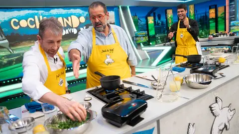 ¡Homenaje a Murcia! Carlos Alcaraz aprende a cocinar por partida doble las recetas de David de Jorge ¡Homenaje a Murcia! Carlos Alcaraz aprende a cocinar por partida doble las recetas de David de Jorge