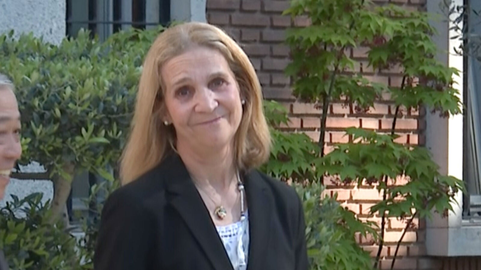La infanta Elena solo tiene buenas palabras para el papa Francisco: 