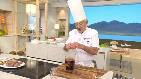 Tritura todo bien hasta que consigas un puré homogéneo Tritura todo bien hasta que consigas un puré homogéneo