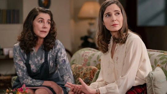 Begoña, muy disgustada, se desahoga con Digna por quedarse al margen de la tutela de Julia Begoña, muy disgustada, se desahoga con Digna por quedarse al margen de la tutela de Julia