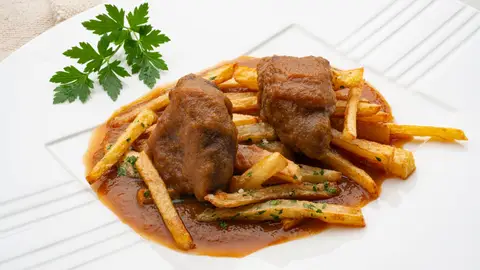 Receta tierna y melosa de Karlos Arguiñano: carrillera de cerdo en salsa al estilo de Huelva Receta tierna y melosa de Karlos Arguiñano: carrillera de cerdo en salsa al estilo de Huelva