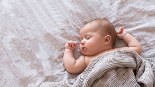 Beb&eacute; durmiendo